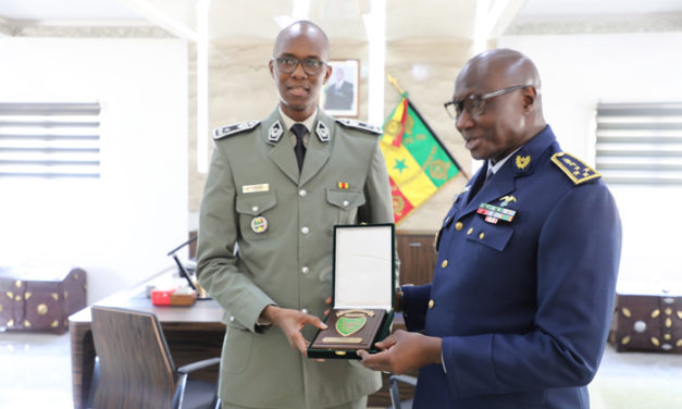 Visite du DG des Douanes au CEMGA