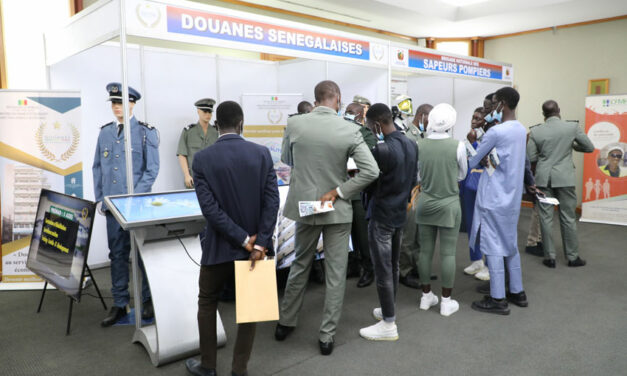 21ème édition du Forum du 1er Emploi : Stand de la Douane