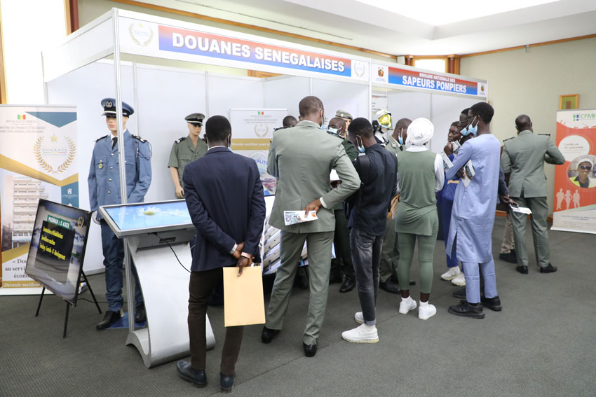 21ème édition du Forum du 1er Emploi : Stand de la Douane