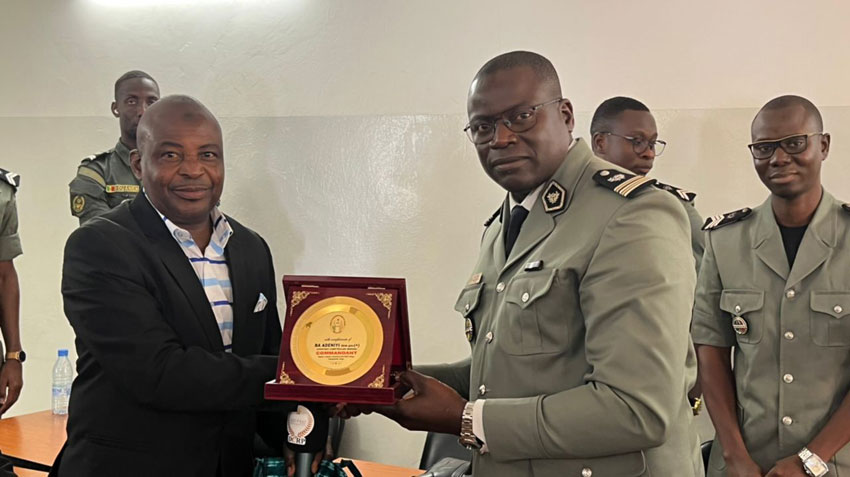 Suite de la visite d’études de la mission nigériane : Les membres de la délégation à l’École des Douanes