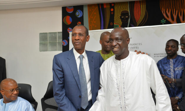 Ministère des Finances et du Budget : Abdoulaye Daouda Diallo passe le témoin à Mamadou Moustapha Ba