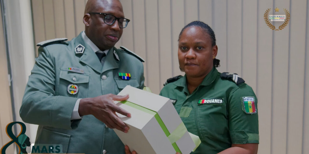 Célébration de la Journée de la femme : Le DG offre des cadeaux au personnel féminin