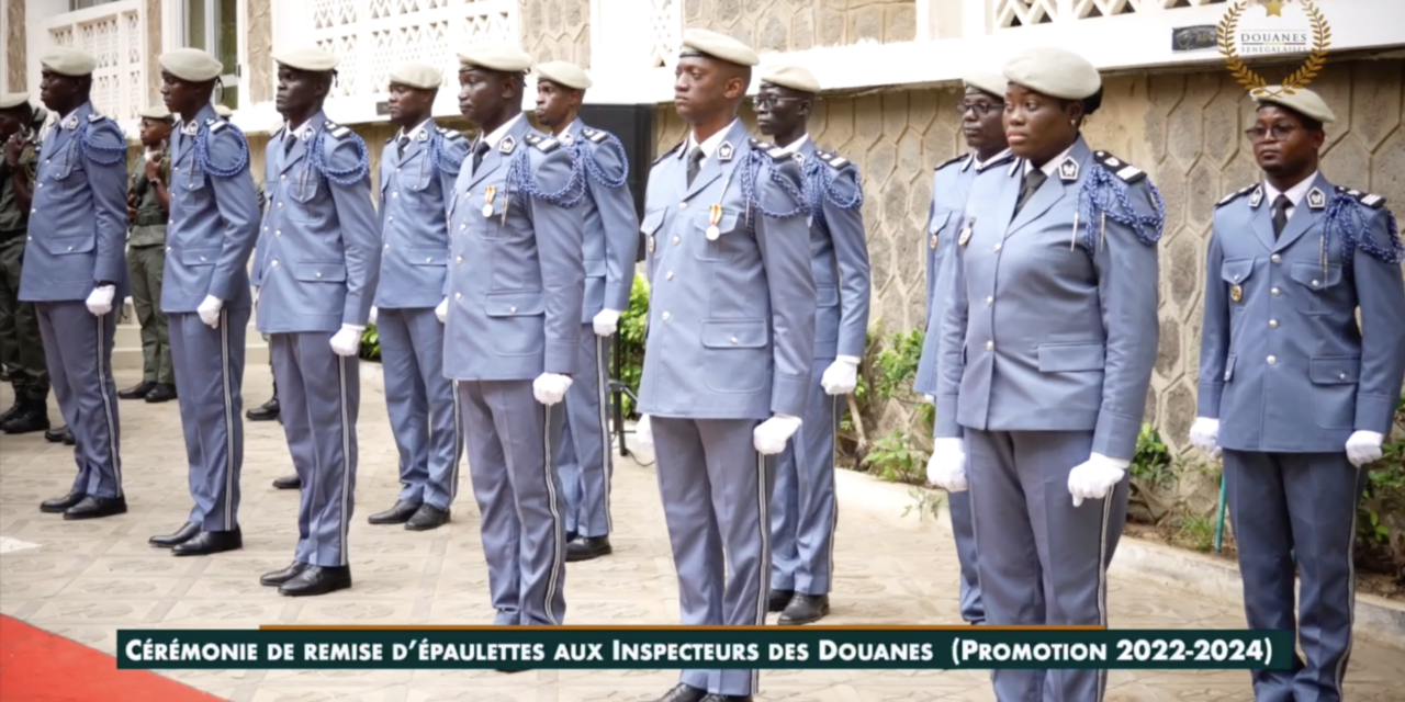 Remise d’épaulettes aux Inspecteurs des Douanes (Promotion 2022-2024)