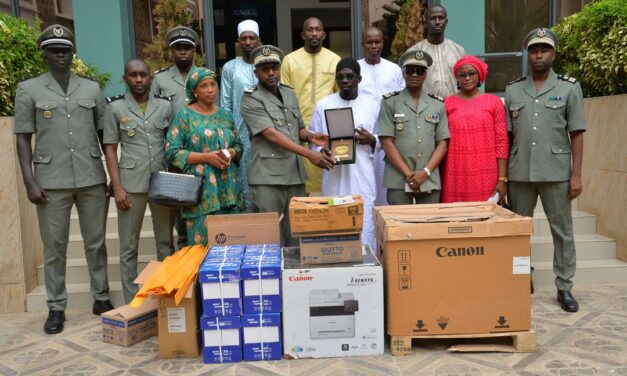Cérémonie de remise de don à l’École Ahmadou MBACKÉ (ex KLÉBER)