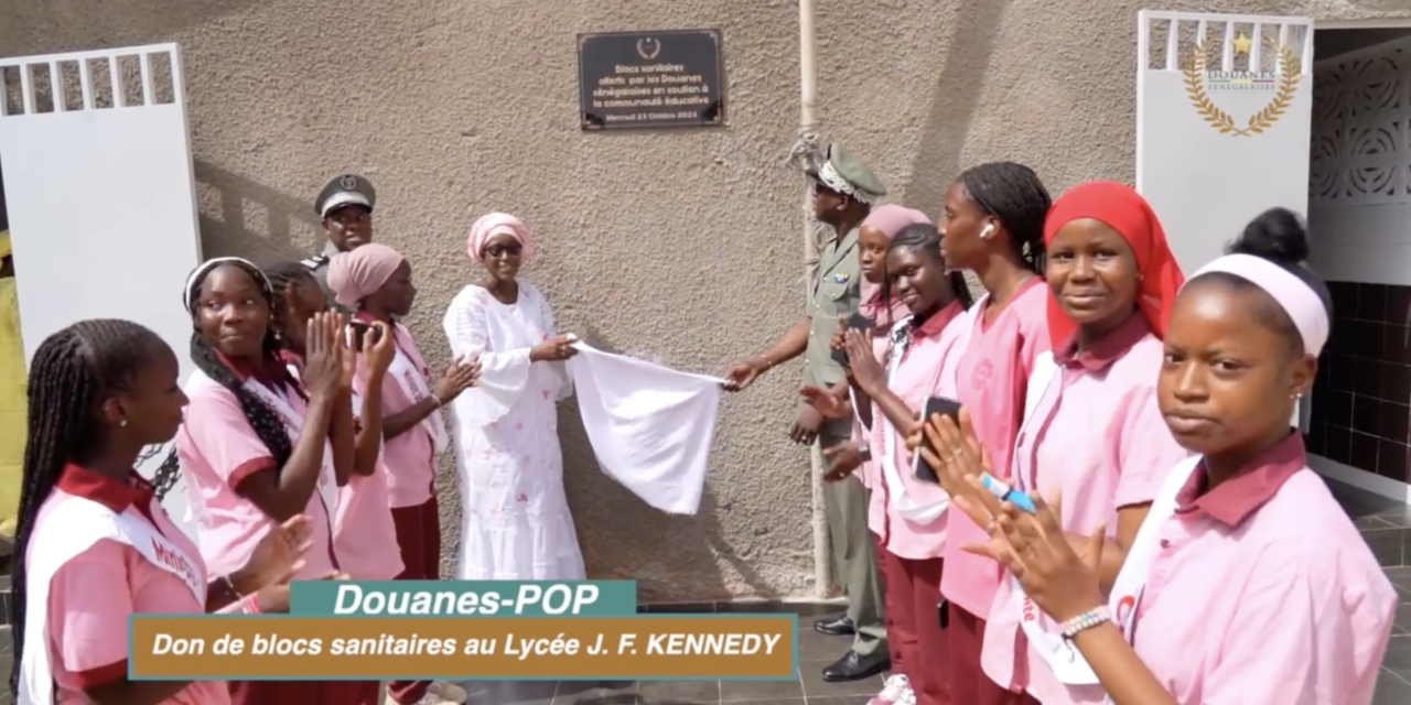 Douanes POP Don de blocs sanitaires au Lycée J F KENNEDY