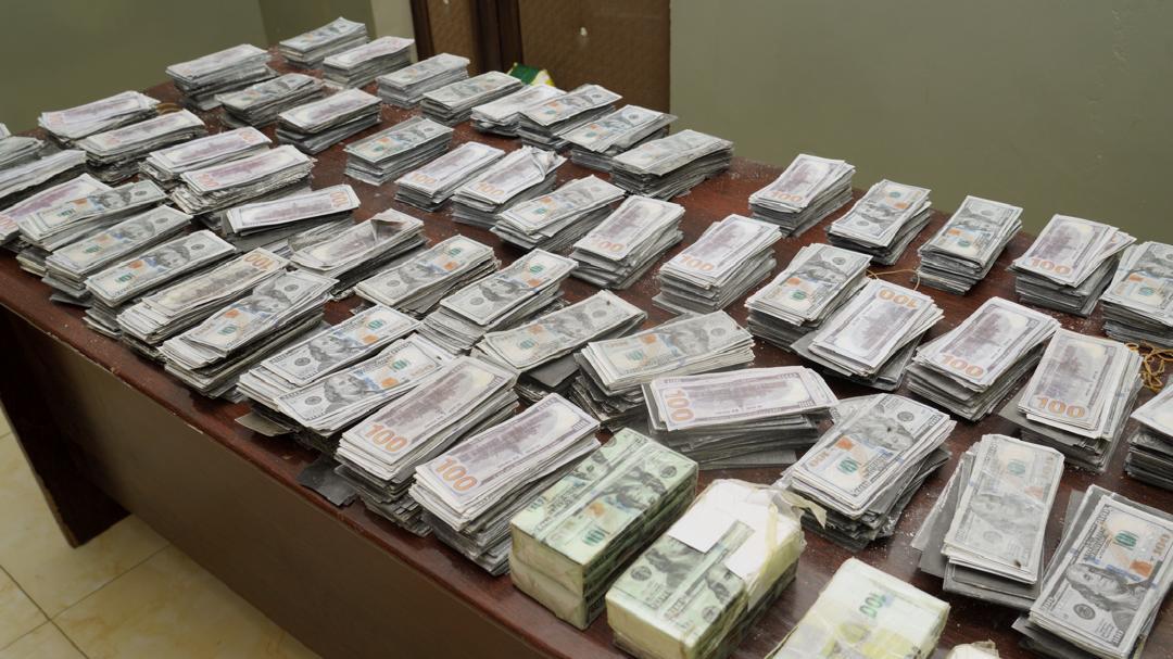 7 milliards 851 millions de francs CFA en billets noirs saisis par les Douanes sénégalaises