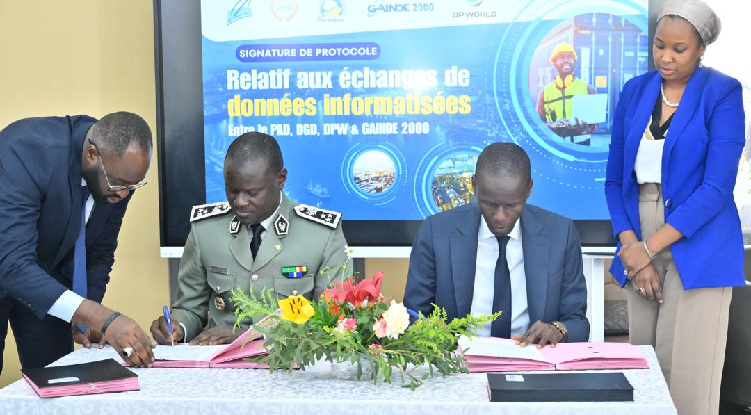 MODERNISATION DE L’ECOSYSTEME PORTUAIRE : Le Port autonome de Dakar, la Direction générale des Douanes et les acteurs portuaires signent deux protocoles d’accord historiques