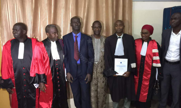 L’agent des Douanes Moussa SIGUINÉ élevé au grade de Docteur en chirurgie dentaire