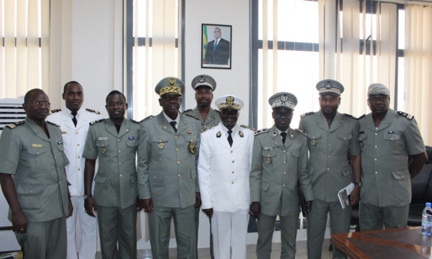 Visite de courtoisie du Chef d’Etat Major de la Marine à Monsieur le Directeur général des Douanes