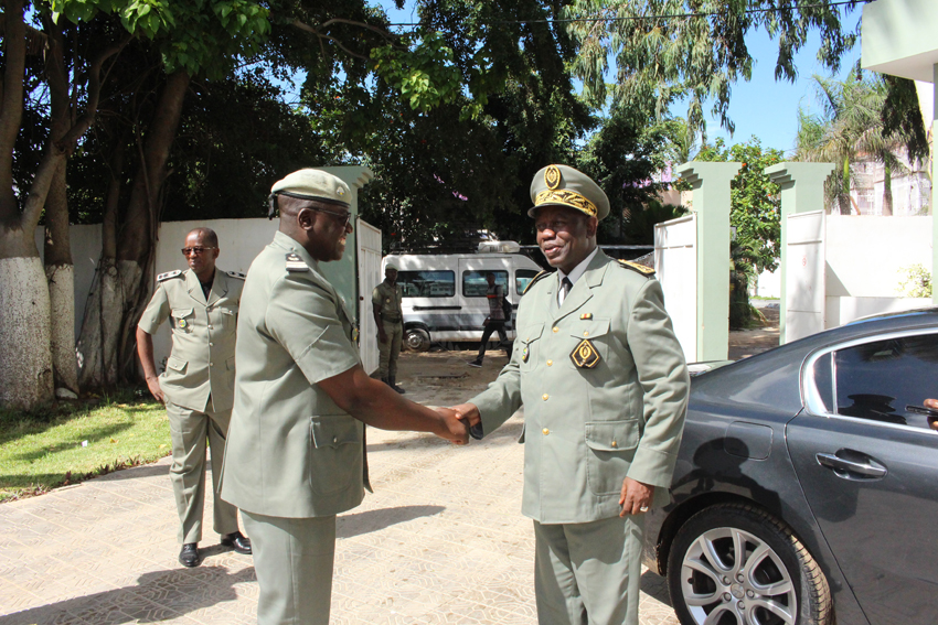 Visite du DG des Douanes M.Oumar Diallo à l’école des Douanes