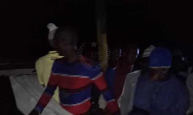 IMMIGRATION CLANDESTINE : La brigade maritime des Douanes de Fimela arraisonne une embarcation avec 49 passagers