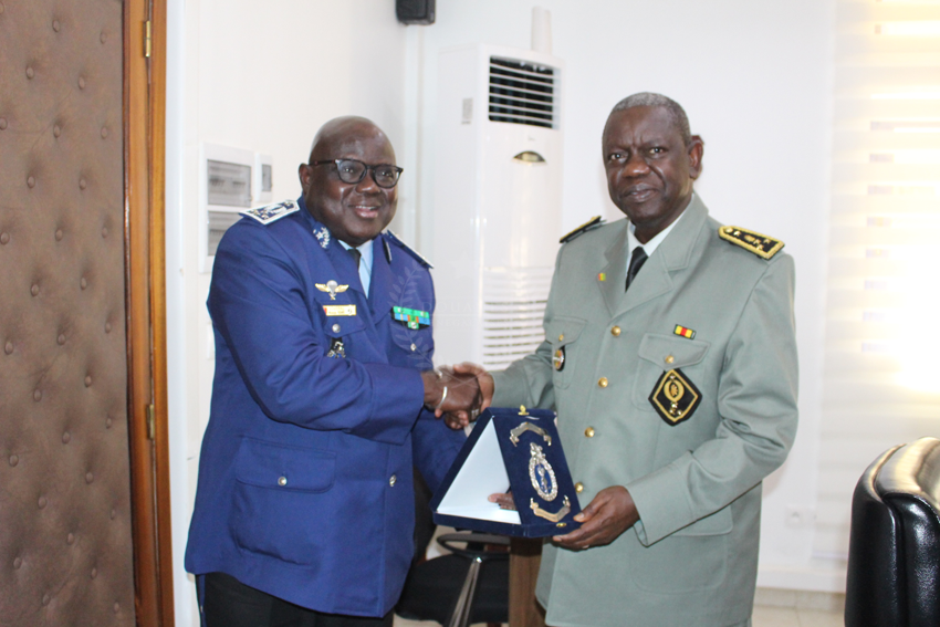 visite du DG des Douanes au Haut commandement de la gendarmerie nationale