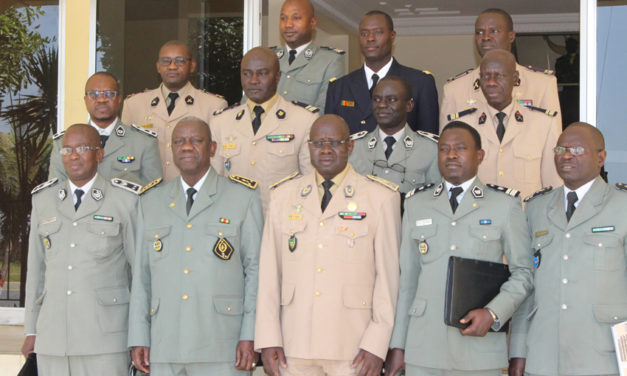 Visite du DG des Douanes au Chef d’état major des Armées