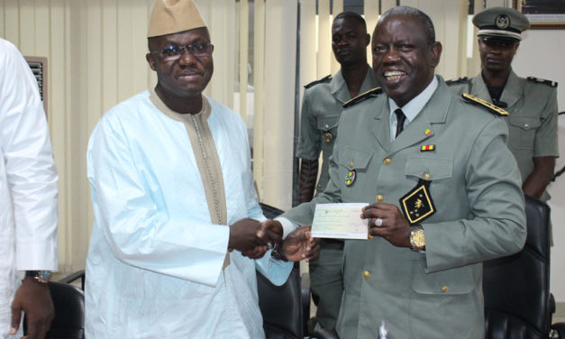 Cérémonie de remise de chèque (subvention) du COSEC aux Douanes sénégalaises