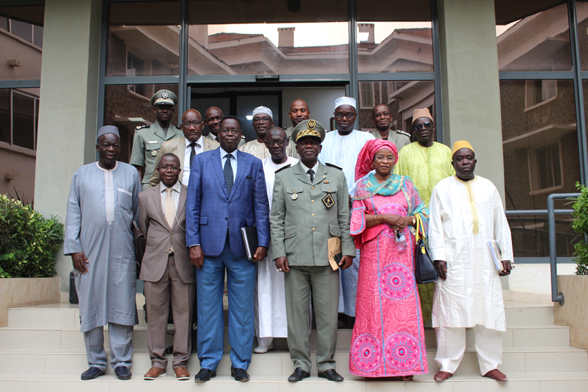 The Customs general Director received a delegation of retired customs officers