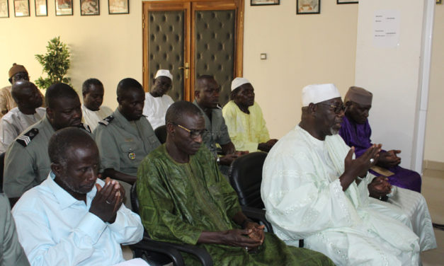 Customs Director Oumar Diallo received pilgrims to Mecca before their leaving