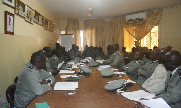 Séminaire de sensibilisation sur la sécurité informatique au bureau des Douanes de l’aéroport