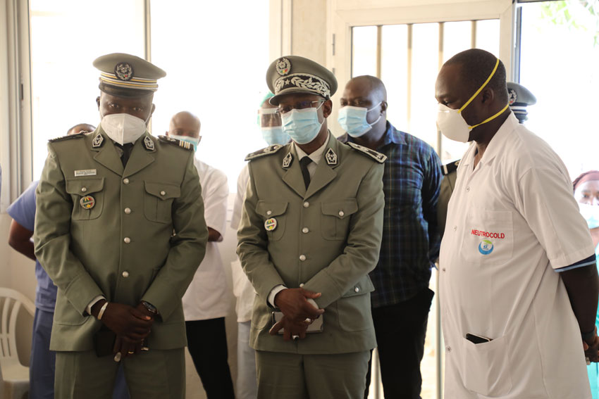 Protection du personnel de première ligne contre la COVID-19 : Images de la séance de vaccination des agents du Centre médico-social de la Douane
