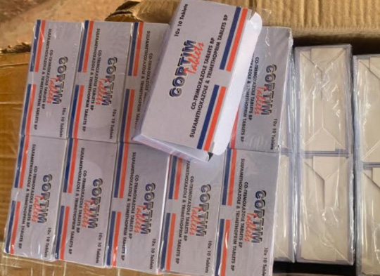 LUTTE CONTRE LE TRAFIC DE FAUX MEDICAMENTS : Un trafiquant récidiviste de faux médicaments tombe à Kaffrine avec 192 kg d’antibiotiques et de corticoïde