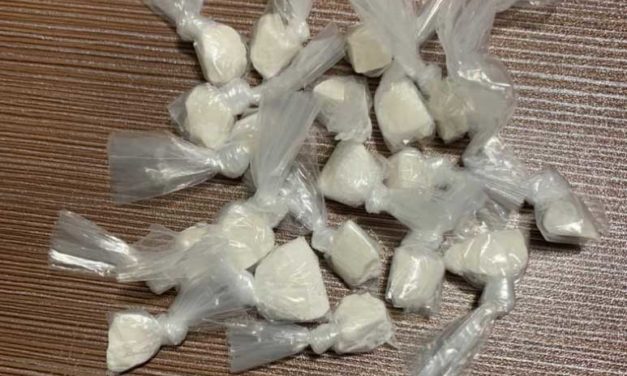 FIGHTING DRUG TRAFFICKING: 19 small bags of uncut coke seized by the Dakar Customs Division exterior