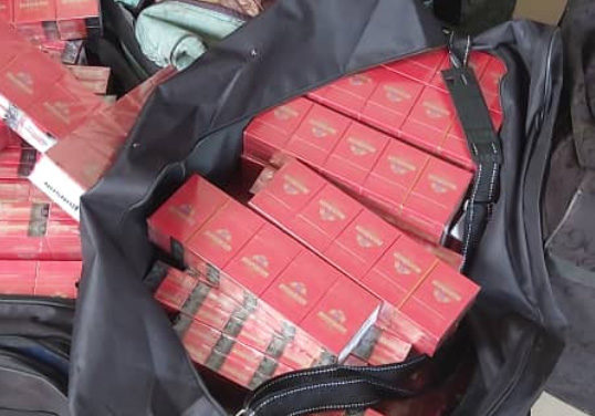 Smuggling of imported cigarettes: The Ziguinchor Mobile Brigade stops smugglers.